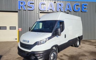 IVECO DAILY 35C18 A8 V12 FOURGON PACK CONNECT HI-MATIC 03 PLACES ( moteur 3 Litres )