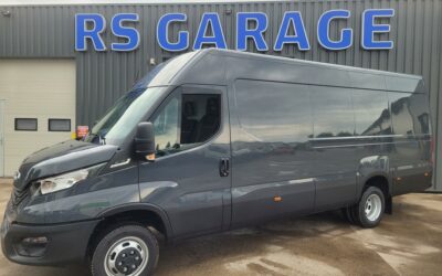 IVECO DAILY 35C18 HA8 V16 FOURGON PACK CONNECT HI-MATIC 03 PLACES ( Moteur 3 Litres )
