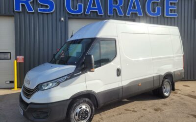 IVECO DAILY 35C18 A8 V12 FOURGON PACK EVOLUTION 03 PLACES NEUF / MOTEUR 3 Litres / BOITE AUTOMATIQUE 8 RAPPORTS