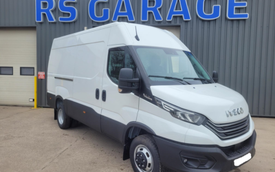 IVECO DAILY 35C18 HA8 V12 FOURGON PACK EVOLUTION 03 PLACES ( cylindrée moteur 3 Litres )